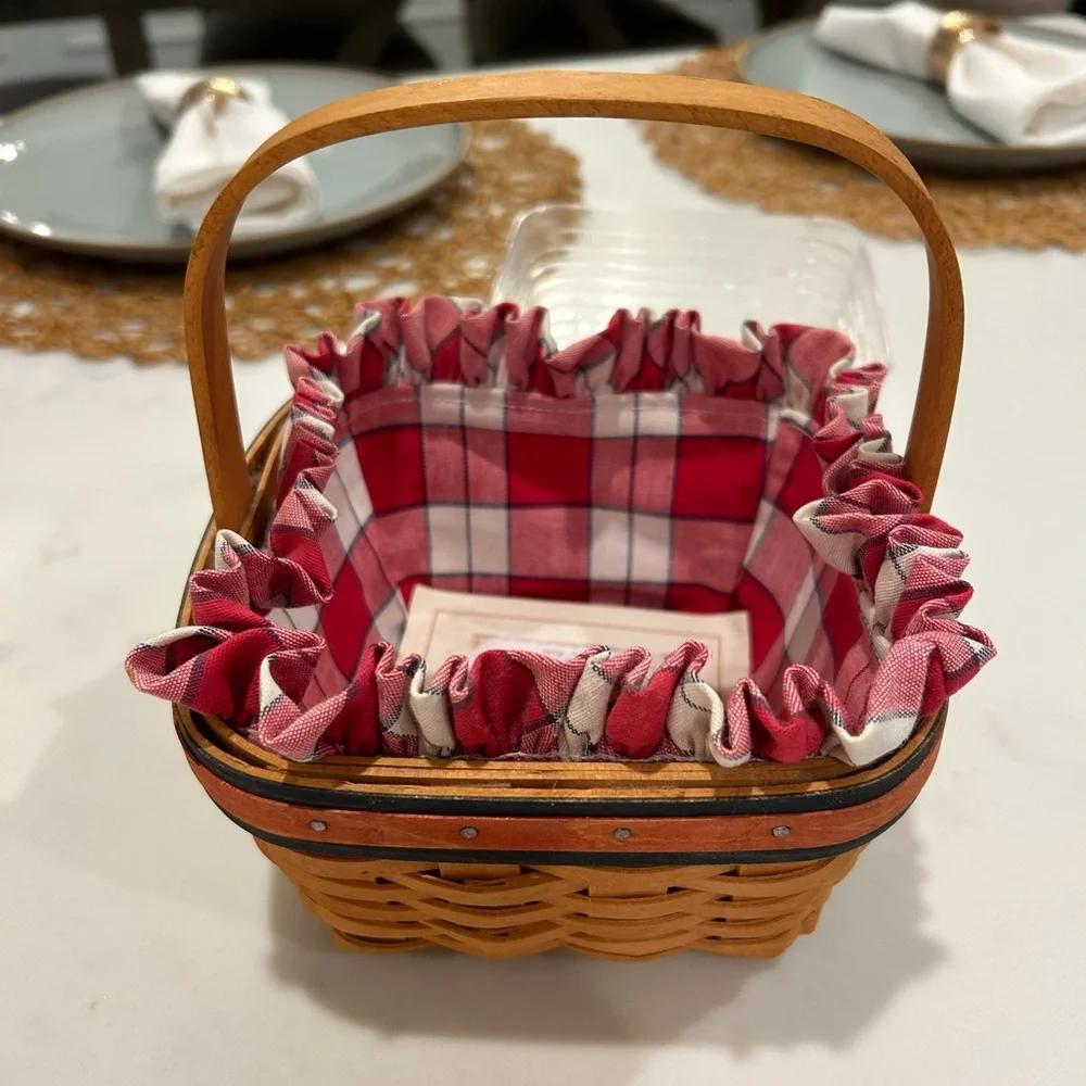 2001 Longaberger All-American Collection Strawberry Basket